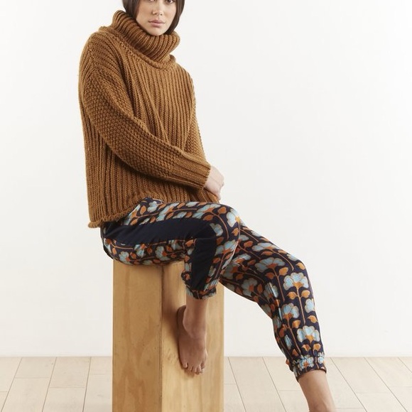 Odells Funnel Neck Slouch Sweater - Picture 3 of 5